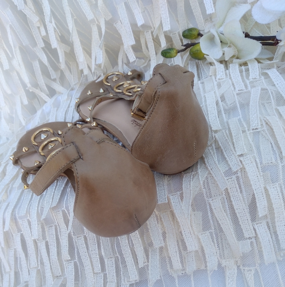 Pour La Victorie 'Tilly' Studded Sandal - Picture 4 of 6